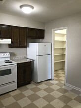 9132 GSRI Ave, Unit C in Baton Rouge, LA - Foto de edificio - Building Photo