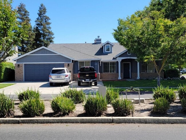 property at 692 W Springer Dr