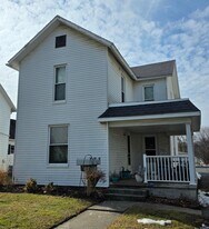 638 S Main St in Bowling Green, OH - Building Photo