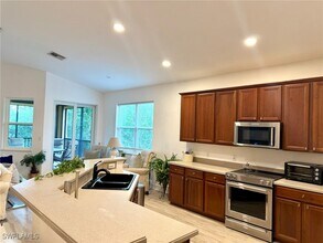 1252 Rialto Way in Naples, FL - Building Photo - Building Photo