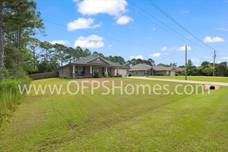 1960 Edgewood Dr in Navarre, FL - Building Photo - Building Photo