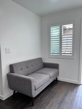 5454 Via Corona St, Unit back unit in East Los Angeles, CA - Foto de edificio - Building Photo