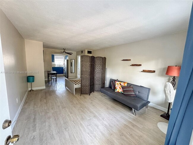 631 Jefferson Ave in Miami Beach, FL - Building Photo - Building Photo
