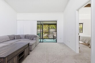 1628 Clower Creek Dr, Unit GR225 in Sarasota, FL - Building Photo - Building Photo