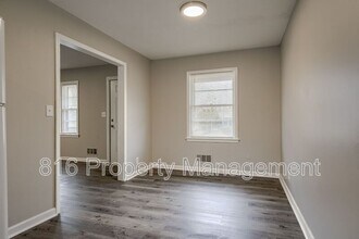 5911 E 100 Terrace in Kansas City, MO - Building Photo - Building Photo