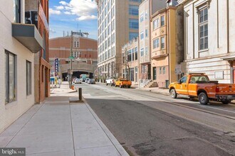 225 N 12th St-Unit -202 in Philadelphia, PA - Foto de edificio - Building Photo