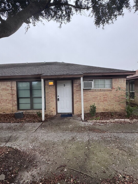 4807 Mallow St in Houston, TX - Building Photo
