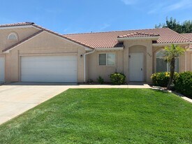 233 S 2700 E Cir in Saint George, UT - Building Photo