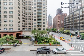 400 E 57th St in New York, NY - Building Photo - Building Photo