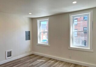 1532 S 2nd St, Unit 2F in Philadelphia, PA - Foto de edificio - Building Photo