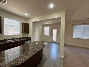 1033 Pebble Lake St in Henderson, NV - Building Photo - Building Photo