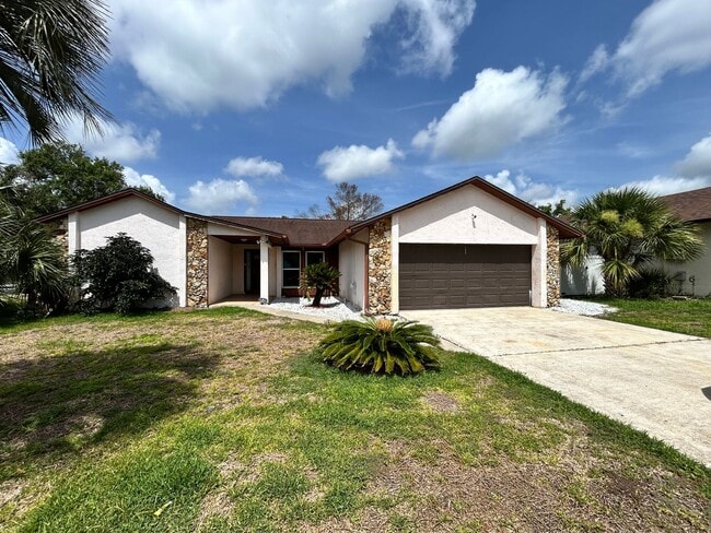 102 Spanish Oak Ln