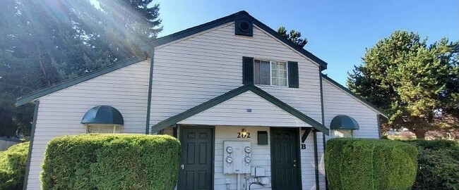 202 E Division Ct in Tacoma, WA - Building Photo - Building Photo