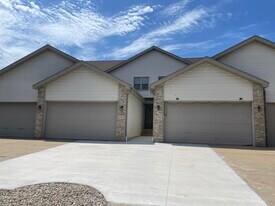 2916 Kentville Dr in Sun Prairie, WI - Building Photo
