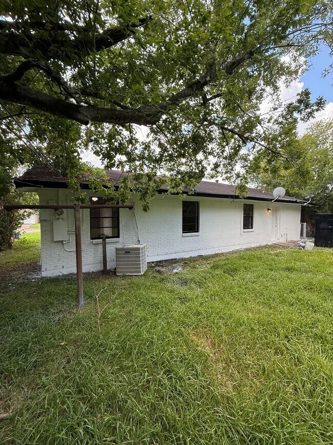 property at 5307 Greylog Dr