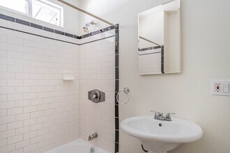 612 Parkman Ave, Unit 1/2 in Los Angeles, CA - Foto de edificio - Building Photo