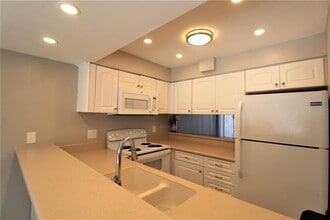 2742 Proctor Rd in Sarasota, FL - Building Photo - Building Photo