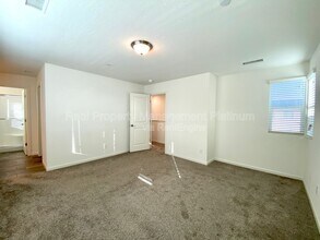 730 N Bliss Ln in Clovis, CA - Building Photo - Building Photo