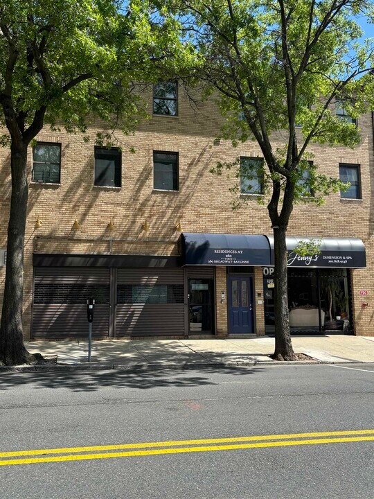 260 Broadway in Bayonne, NJ - Building Photo