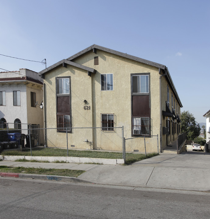 621 N Benton Way in Los Angeles, CA - Building Photo