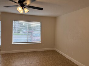 2227 Lyme Bay Dr in Orlando, FL - Building Photo - Building Photo