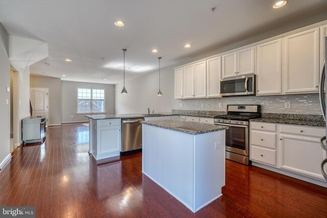 985 Morgan Run Rd in Middle River, MD - Building Photo - Building Photo