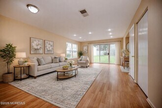 28 Morgan Pl in East Brunswick, NJ - Building Photo - Building Photo