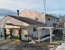 5 Hillside Dr in New Fairfield, CT - Building Photo