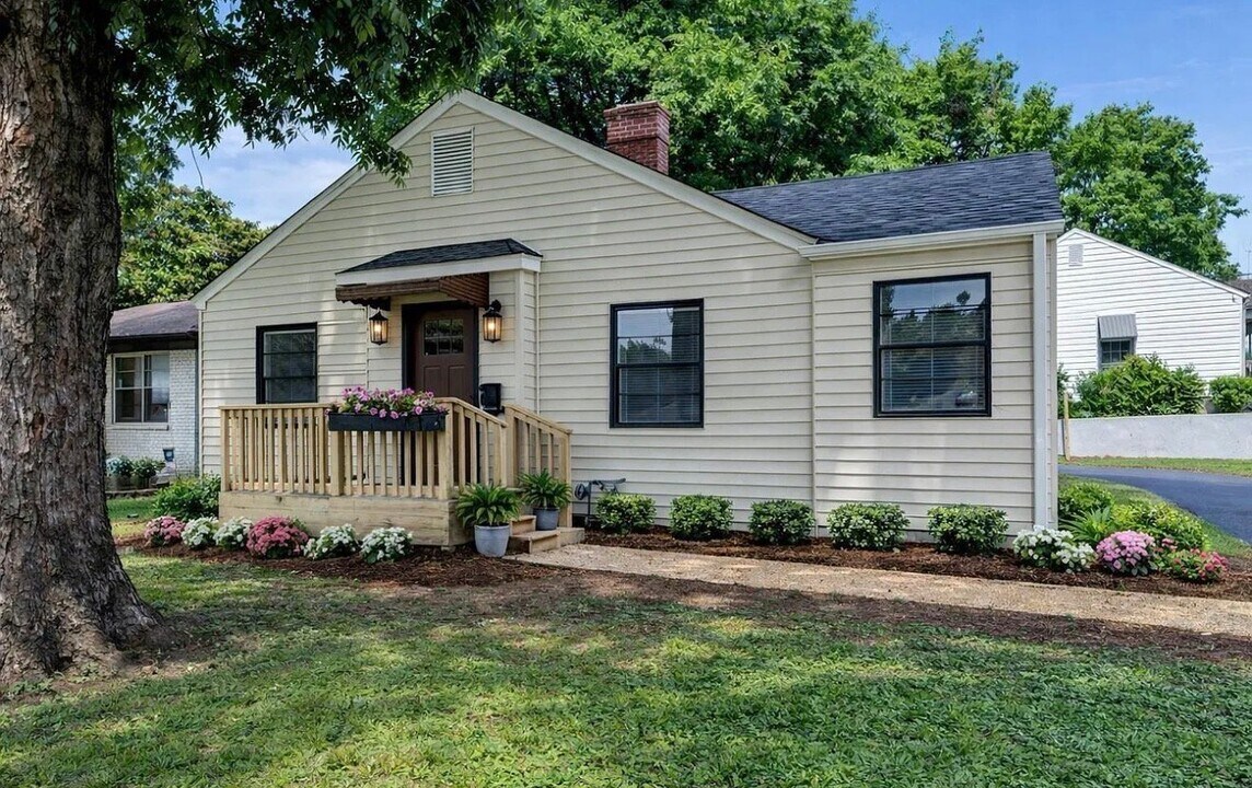 741 Center Pl SW in Birmingham, AL - Building Photo