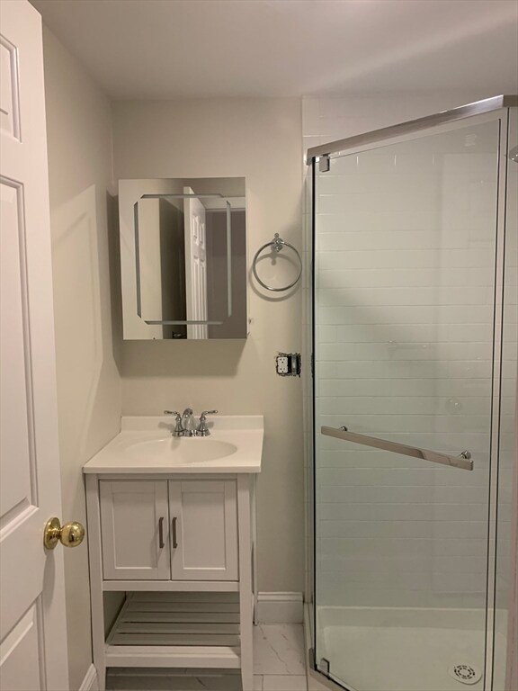 609 Massachusetts Ave, Unit 2 in Boston, MA - Foto de edificio - Building Photo