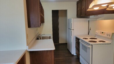 815 Smetana Rd, Unit 5 in Hopkins, MN - Building Photo - Building Photo