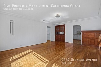 2132 Glencoe Ave in Los Angeles, CA - Foto de edificio - Building Photo