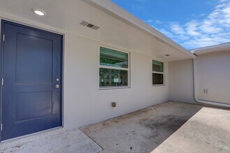 3898 Holly Dr in Palm Beach Gardens, FL - Building Photo - Building Photo