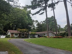 5161 Davantry Dr in Dunwoody, GA - Building Photo