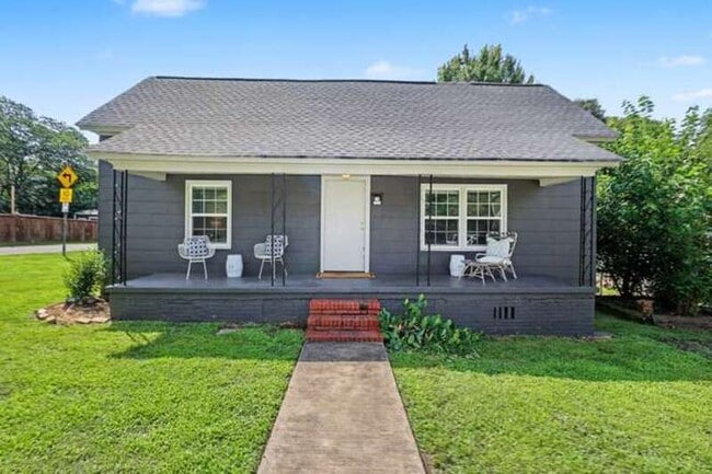 property at 2816 Yadkin Ave