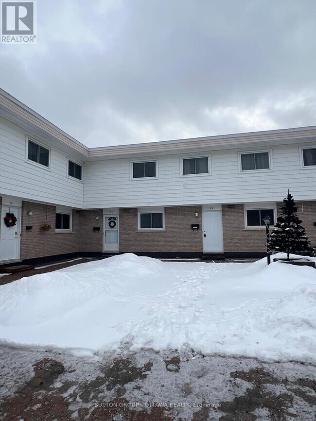 55 Hadley Cir in Ottawa, ON - Building Photo - Building Photo