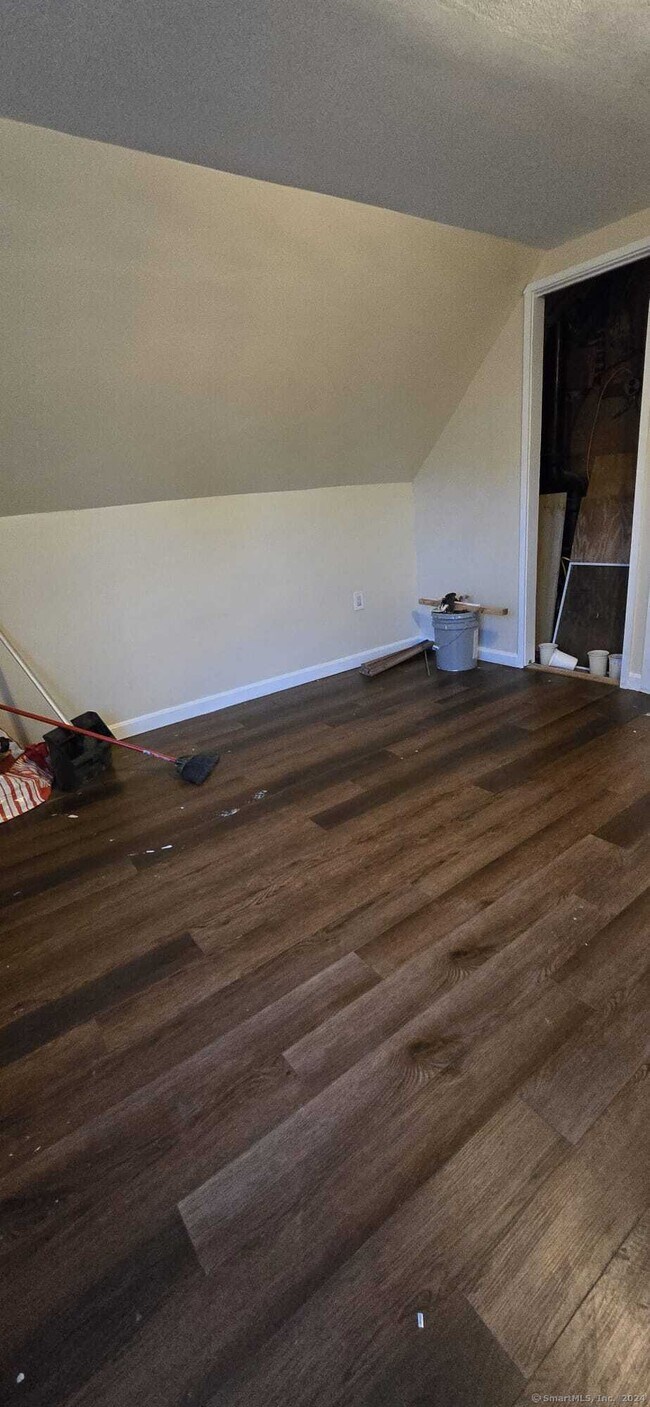 67 Buell St-Unit -3 in New Britain, CT - Building Photo - Building Photo