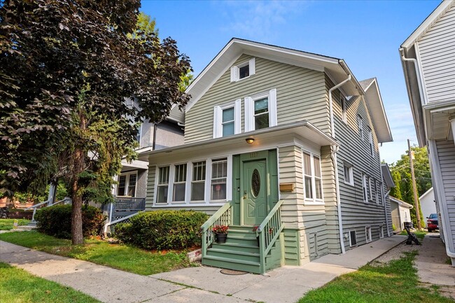 property at 1117 Foster St
