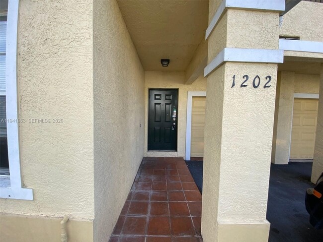 1202 Belmont Ln in North Lauderdale, FL - Building Photo - Building Photo