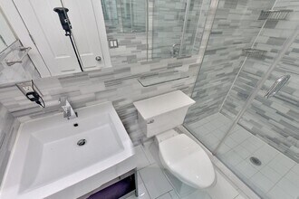 279 E 10th St in New York, NY - Building Photo - Building Photo