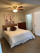 Willow Oaks Apartments in Louisville, KY - Foto de edificio - Building Photo