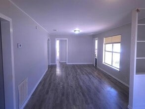 405 24th St SE in Paris, TX - Building Photo - Building Photo