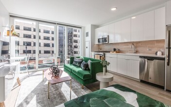 2357 N Lincoln Ave in Chicago, IL - Building Photo - Building Photo