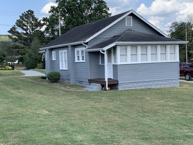 6309 E Pea Ridge Rd in Huntington, WV - Building Photo - Building Photo