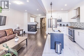 50 Drizzel Cres in Richmond Hill, ON - Building Photo - Building Photo