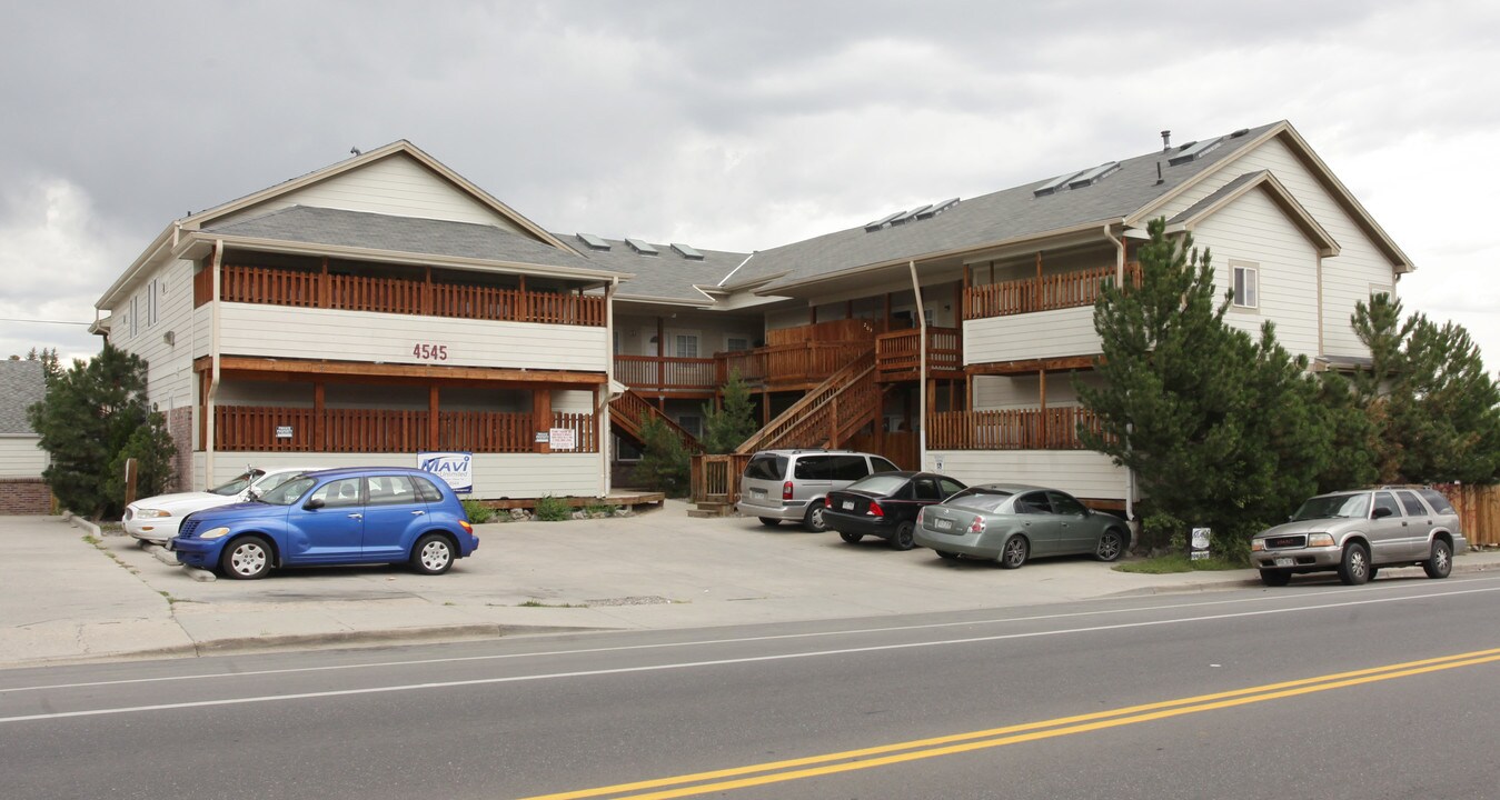 Morrison Road Apartments in Denver, CO - Foto de edificio