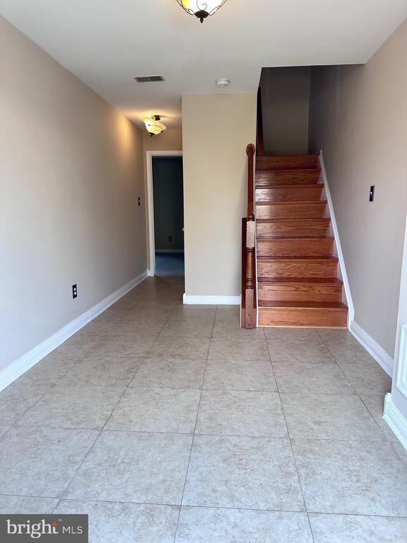 783 Vanderbilt Terrace SE