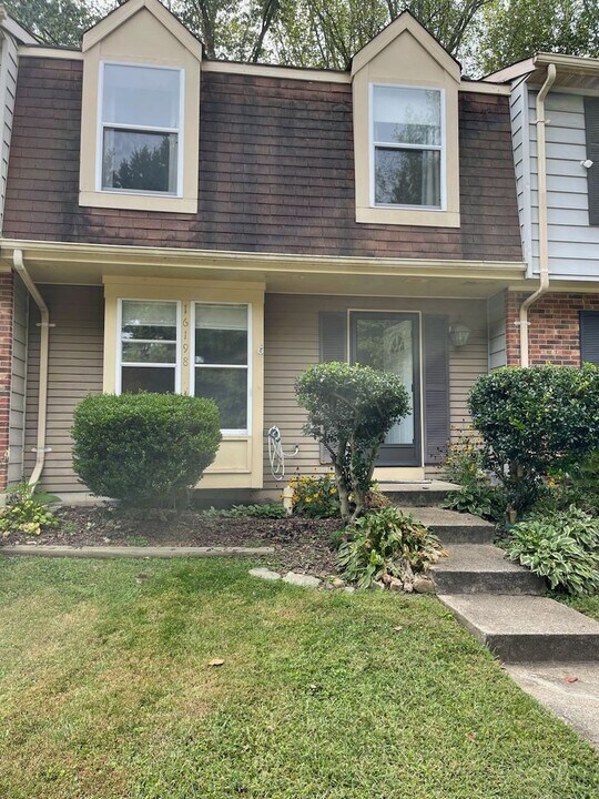 16198 Henderson Ln in Montclair, VA - Building Photo