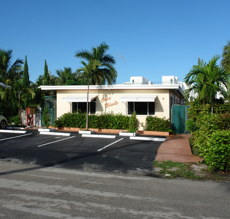 729 NE 5th Ave in Fort Lauderdale, FL - Building Photo