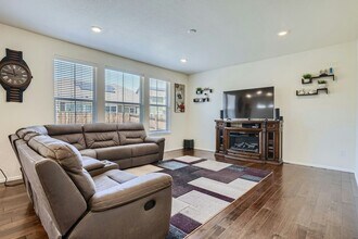 14999 Chicago St in Parker, CO - Foto de edificio - Building Photo